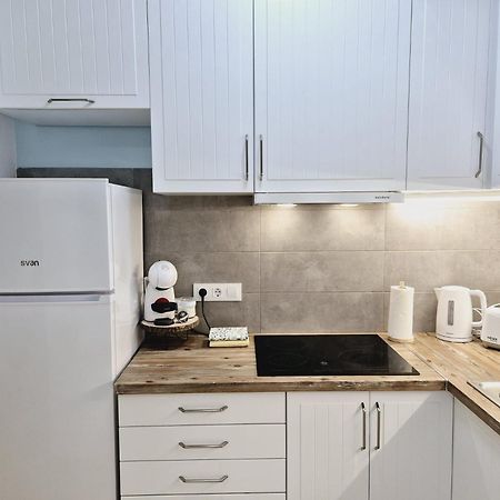 La Casa De Veronica - Serene Apartment With Shared Pool, Steps From The Beach Торевьиа Экстерьер фото