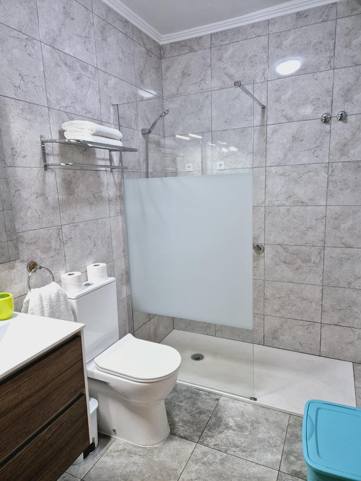 La Casa De Veronica - Serene Apartment With Shared Pool, Steps From The Beach Торевьиа Экстерьер фото