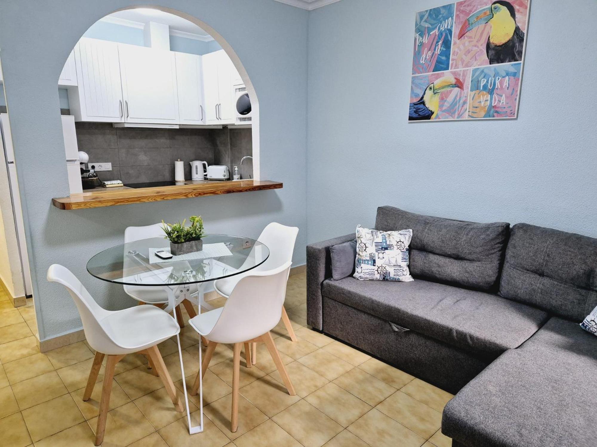 La Casa De Veronica - Serene Apartment With Shared Pool, Steps From The Beach Торевьиа Экстерьер фото