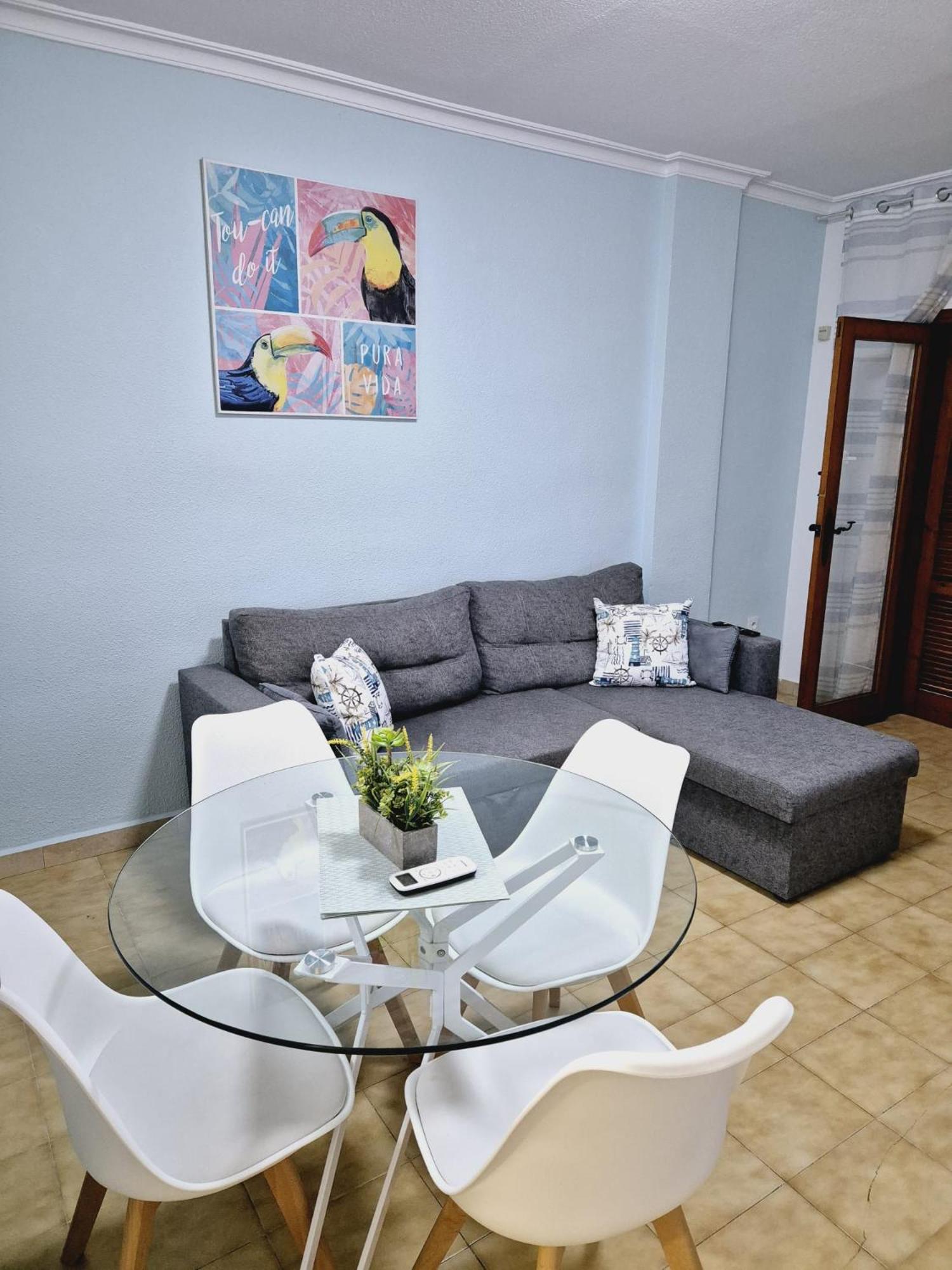 La Casa De Veronica - Serene Apartment With Shared Pool, Steps From The Beach Торевьиа Экстерьер фото